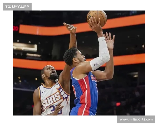 太阳客场对阵活塞，布克与坎宁安得分手对决